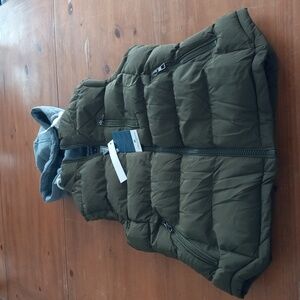 Nwt Creatmo US Womans Hooded Army Green Puffer Vest Small